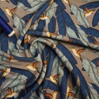 Hummingbirds &amp; Feathers per metre