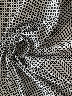 Nozomi Black per metre