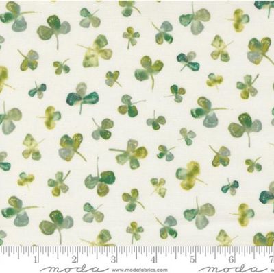 Sweet Cecily Lily Clover Watercolour per metre