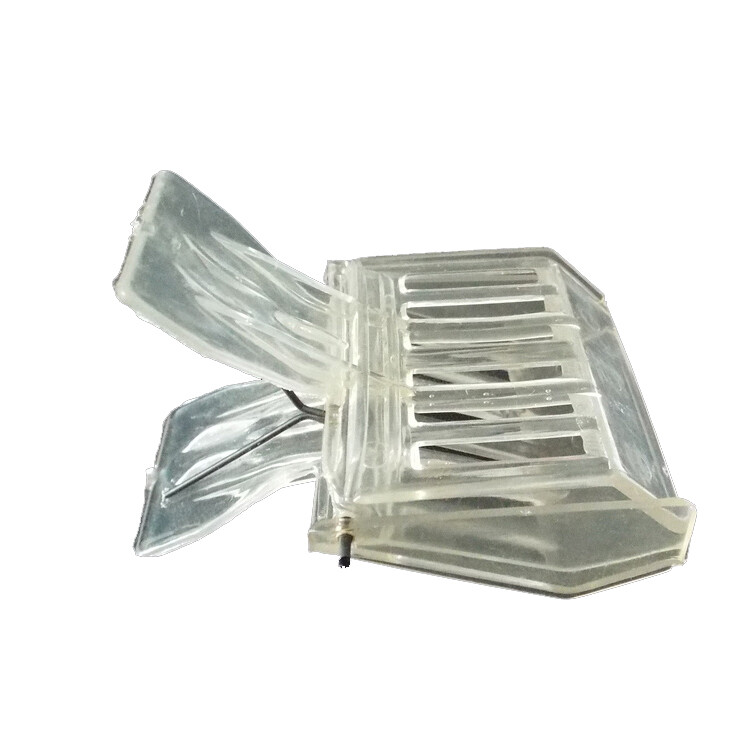 Queen Catching Clip Cage, plastic