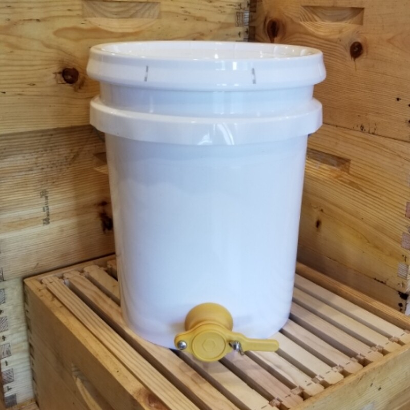 5 GAL PAIL W/LID &amp; HONEY GATE On Farm Pickup Only