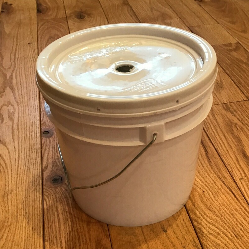 Feeder Pail, 1 Gallon - On Farm Pickup Only