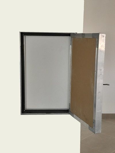 Porta para muro maciço 400x600 mm  (LxA) RF 60 min