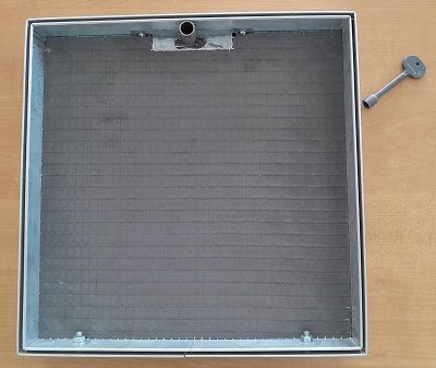 Alçapão basculante para muro maciço 300x300 para revestimento cerâmico mármore favo-de-mel, ETIC (capoto) etc