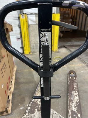 Collapsible Truck Driver Hook with Pallet Jack/Hilo mount