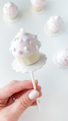 Cake Pop Boards White Scalloped