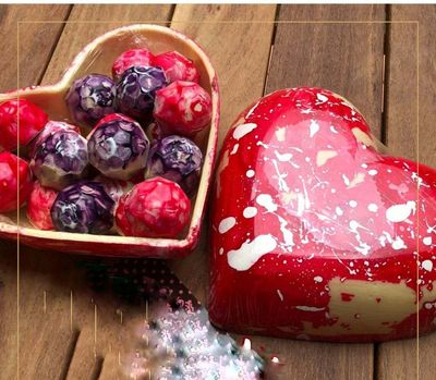 Medium Heart Chocolate 3-D MOLD   (BUY ONE CHOOSE SECOND) SEND A NOTE WITH YOUR PREFERENCES