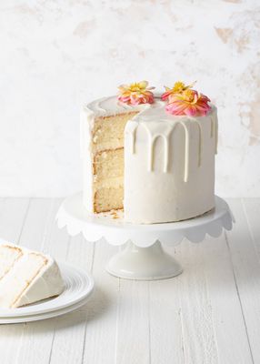 White Vanilla Baking Solutions Cake Mix 2.5 lbs.