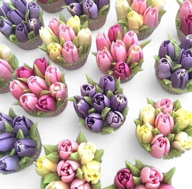 NEW DATE: TUESDAY June 30th at 3:30 pm Ready for cupcakes Flowers Celebration🌸 Master the art of buttercream flowers using the famous Russian Piping Nozzles. This all-inclusive, hands-on class!!