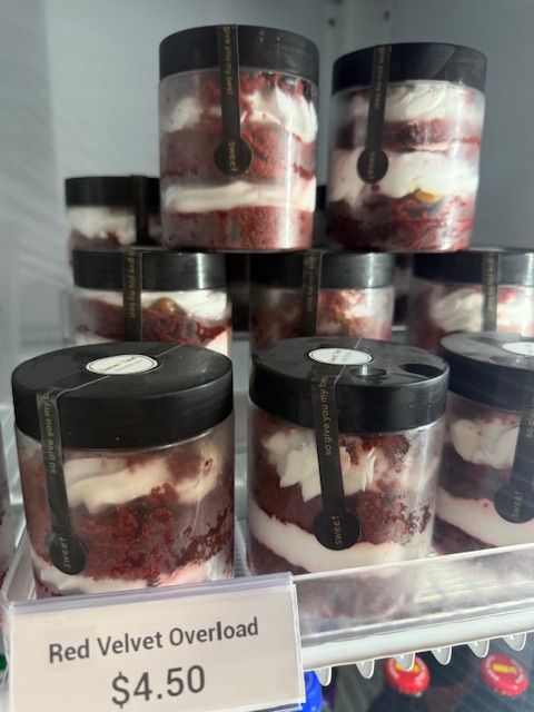 Red Velvet &amp; Double Chocolate Overload Cake in a jar! ! Delicious! 2 options this weekend! Pick your flavor!