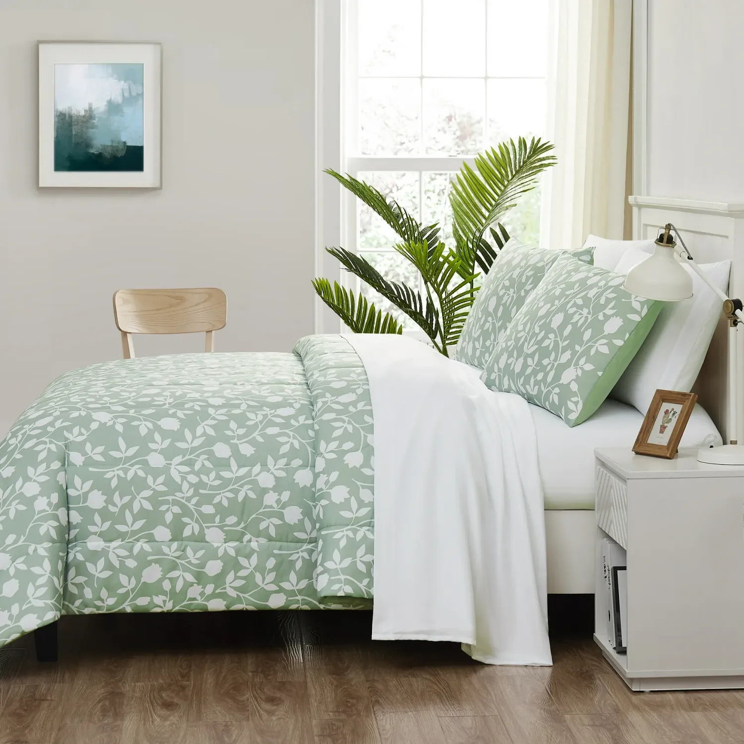 Mainstays 7 Piece Reversible Bed in a Bag Comforter Set with Sheets, Green Floral, Queen