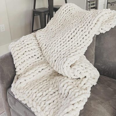 Chunky Knit Blanket Throw (130x150cm) Chenille Yarn Soft Knitted Blanket