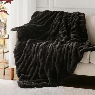 Luxury Ruched Faux Fur Throw Blanket