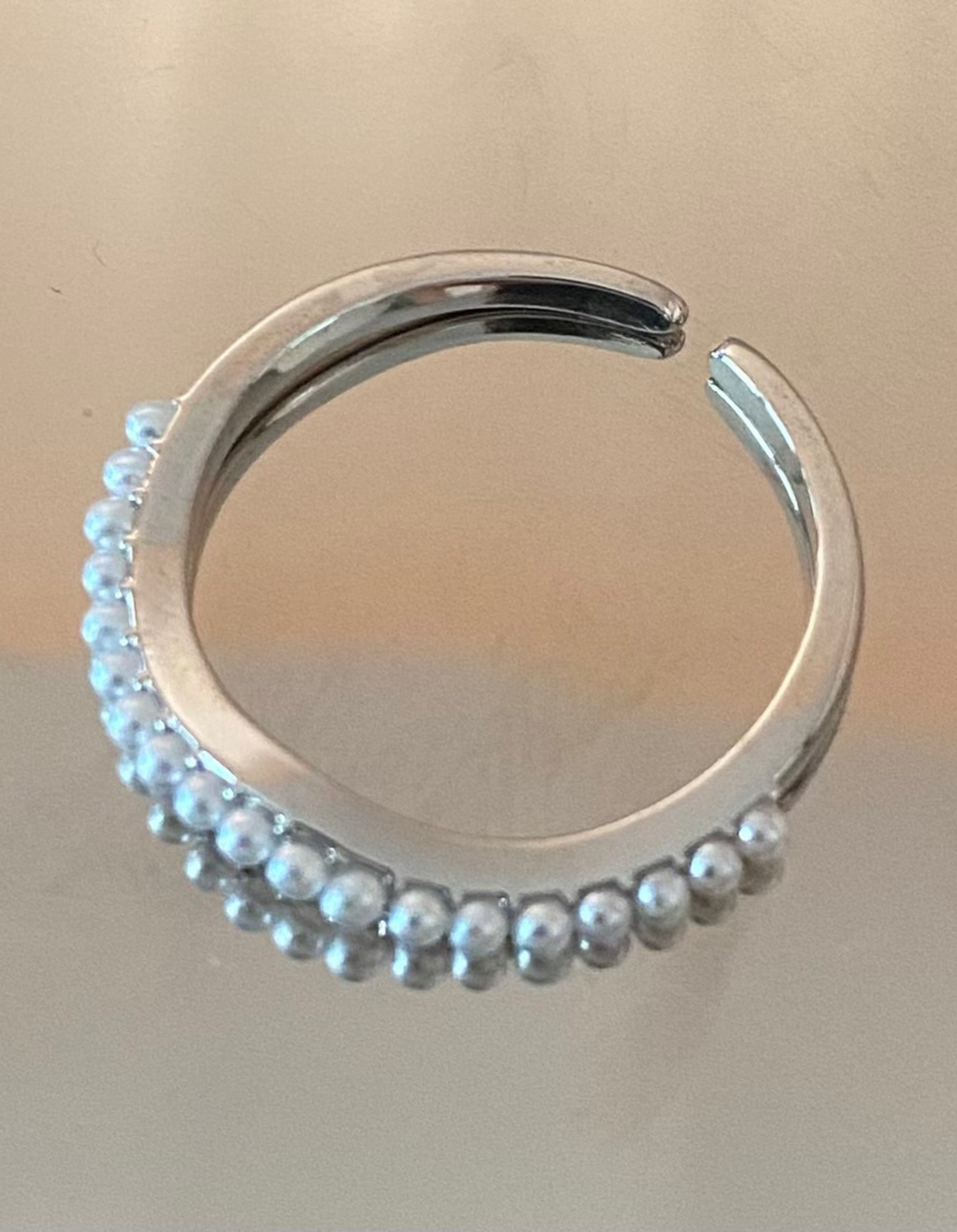 Anillo perlas plata sencillo