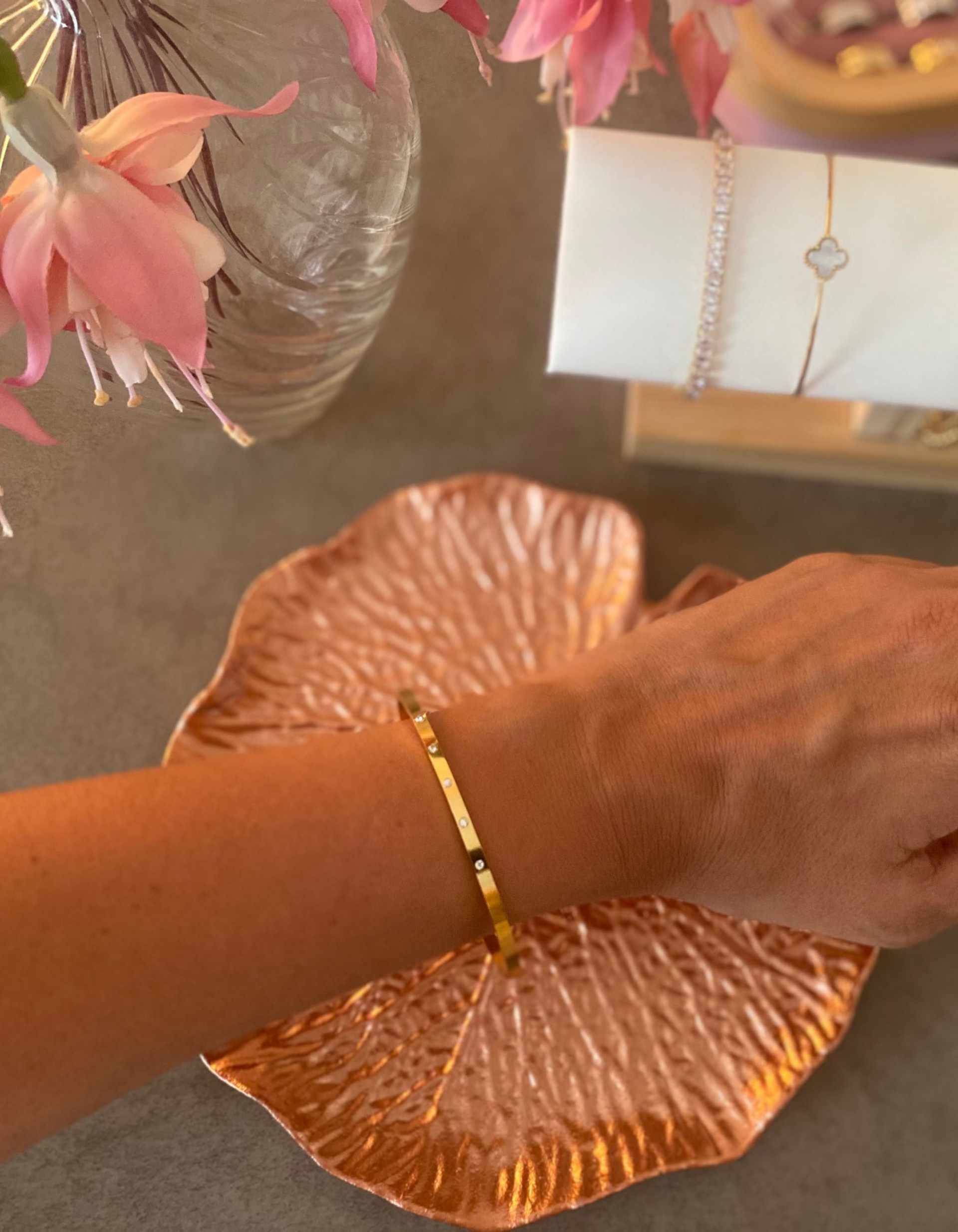 Pulsera brillos sencillo oro