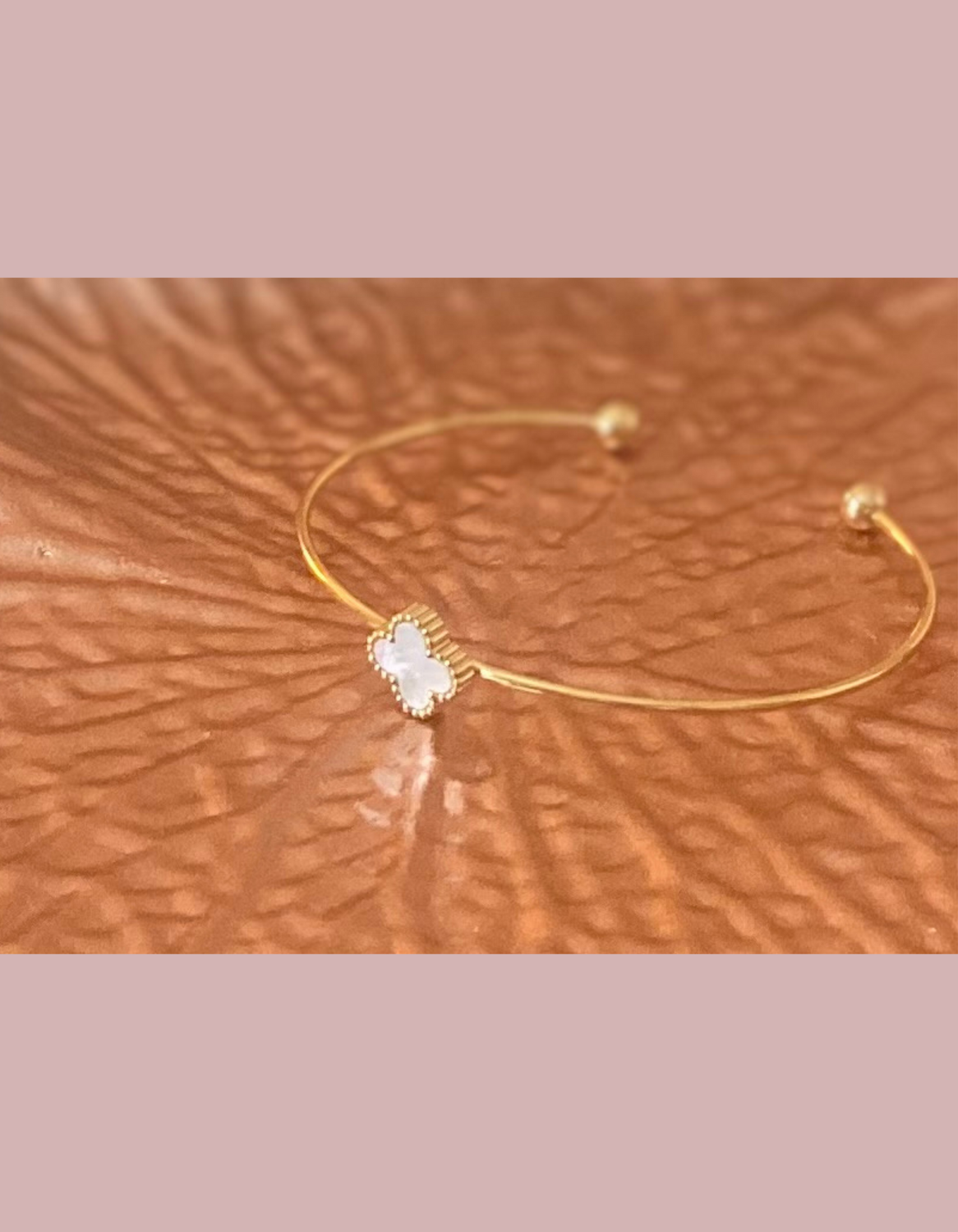 Pulsera flor blanco oro