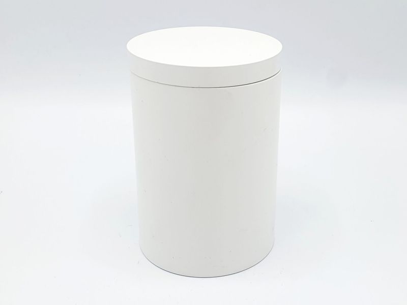 Metalldose mit Aromadeckel rund weiß Metalldose aus Aluminium, Durchmesser 8,5cm, Höhe 12 cm, mit weißer Farbe pulverbeschichtet, Aromadeckel mit Silkondichtung