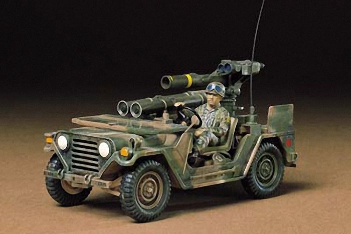 1/35 U.S. M151A2 w/Tow Launcher Plastic Model Kit