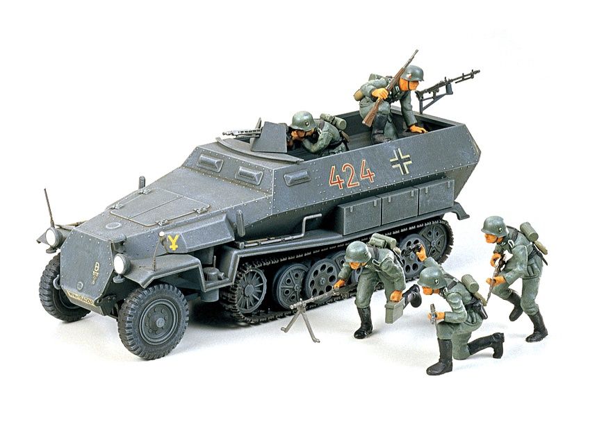 1/35 German Hanomag Sdkfz 251/1 Plastic Model Kit