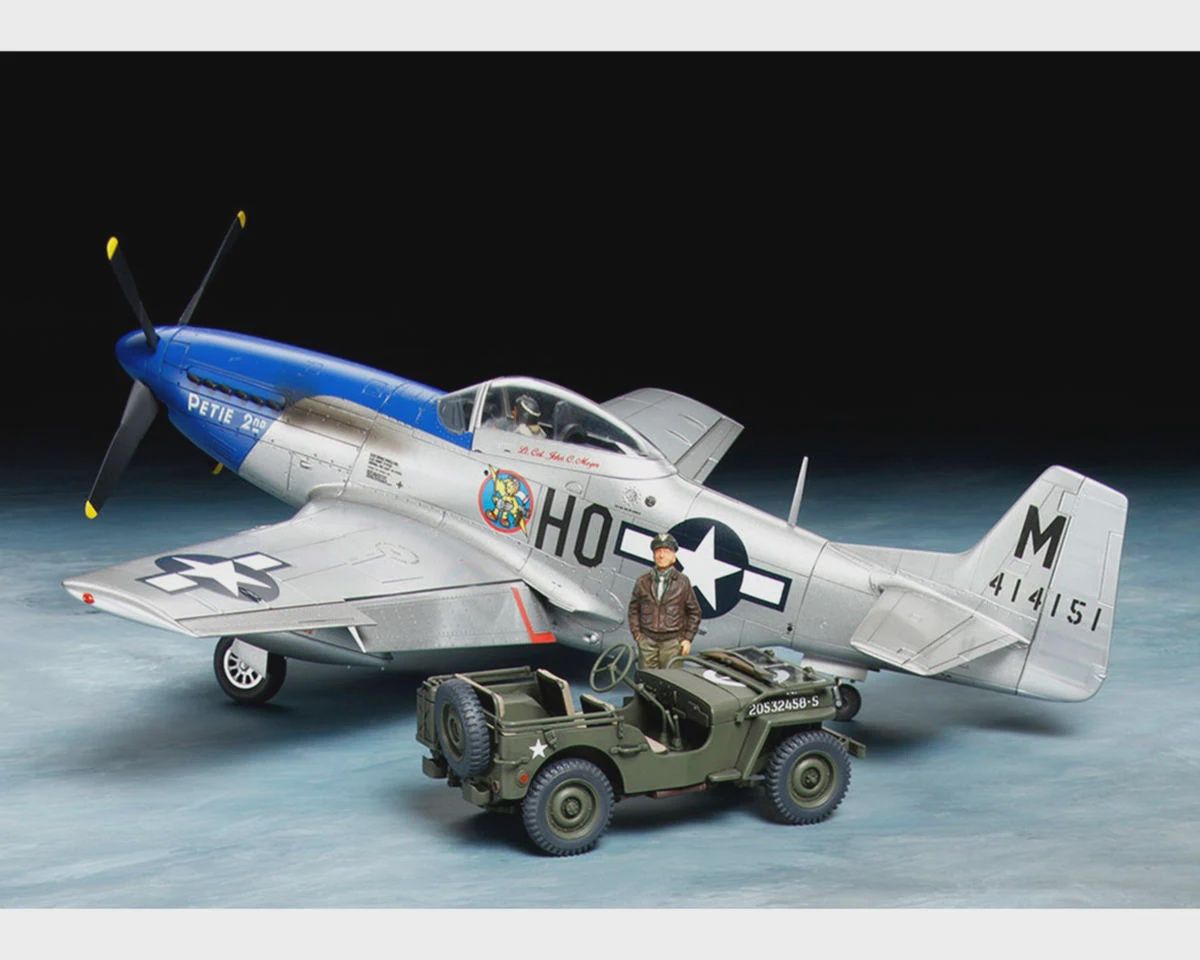 Tamiya 1/48 North American P-51D Mustang &amp; 1/4-ton 4x4 Model Set