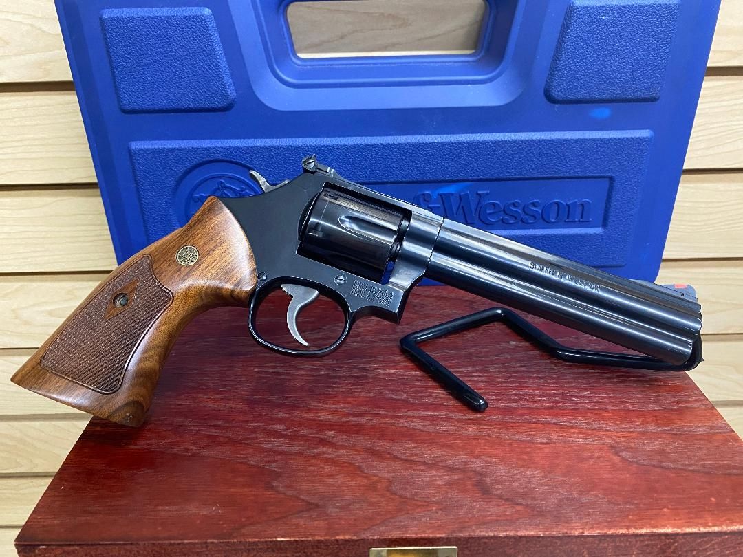 Smith & Wesson 586-8 .357 magnum