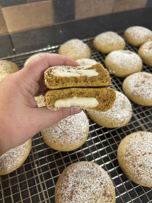 Pumpkin Spice Cookie (Stuffed with Cream Cheese)