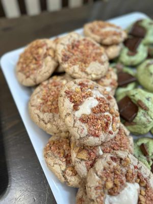 Strawberry Cheesecake Crunch Cookie