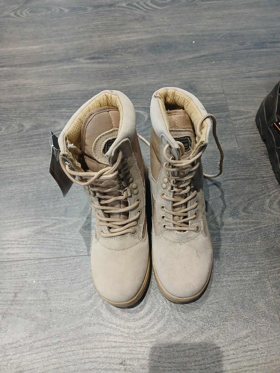 BONEYARD - Beige Boots size 3