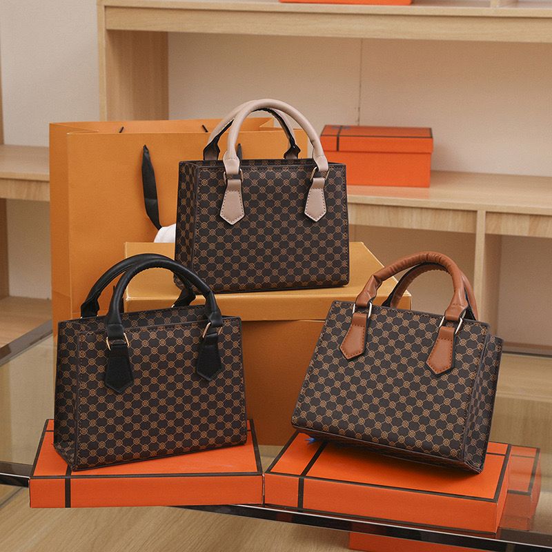 Queen Bee Shoulder Bag