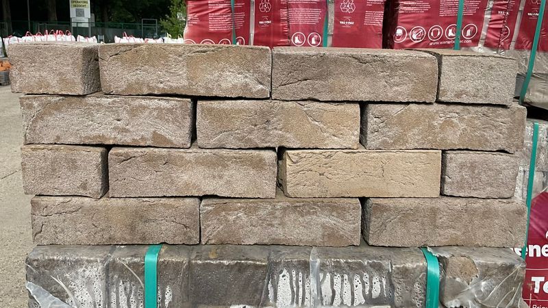(31) Wienerberger  Langford Grey 215X102X65