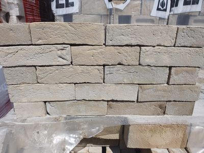 (8) Wienerberger Argento WFD 215x102x65
