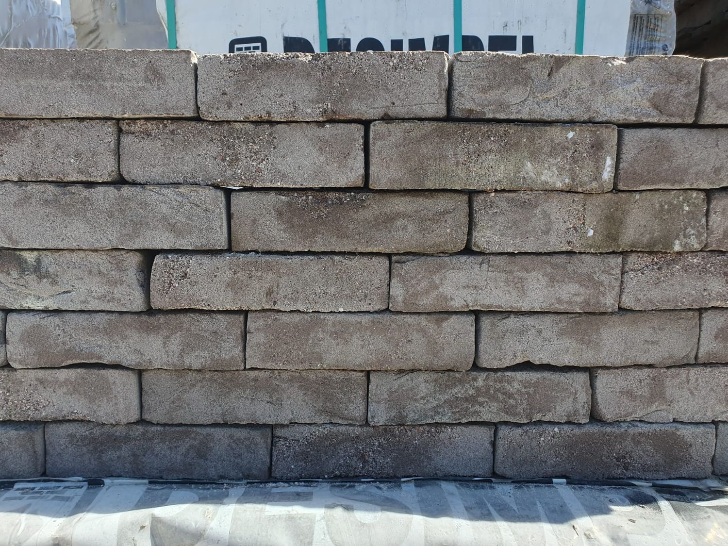 (38) Wienerberger Forum Cromo  215X102X65