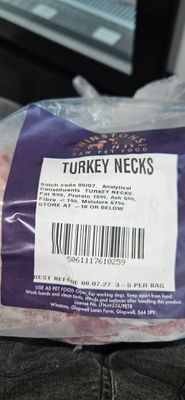 Winston Raw Turkey Necks 1kg