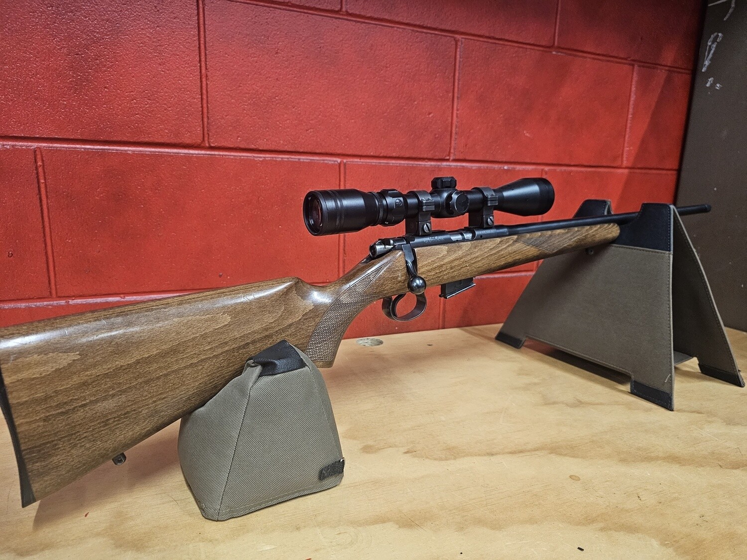 17HMR CZ452 + scope/Rings/ Threaded