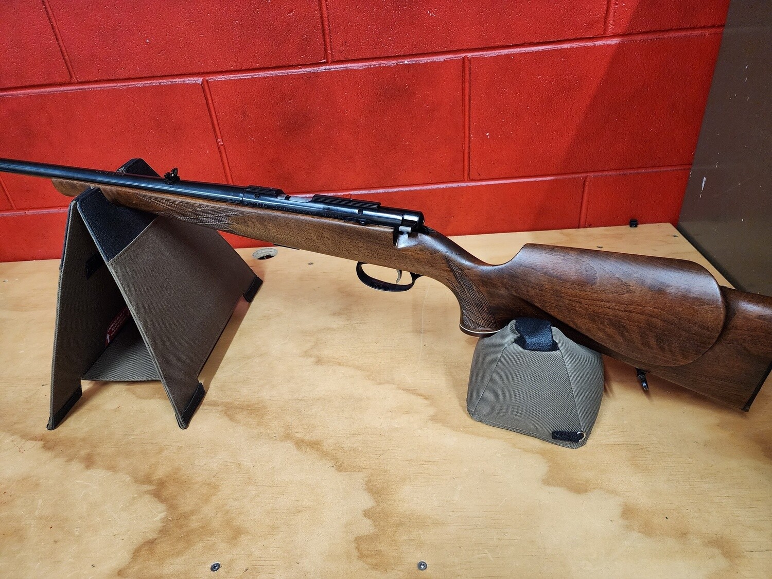 22 Anschutz - Model 1422 - Beautiful example