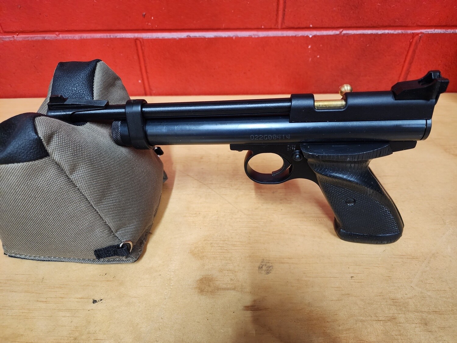 Crosman 2240 Air Pistol .22 Bolt Action CO2