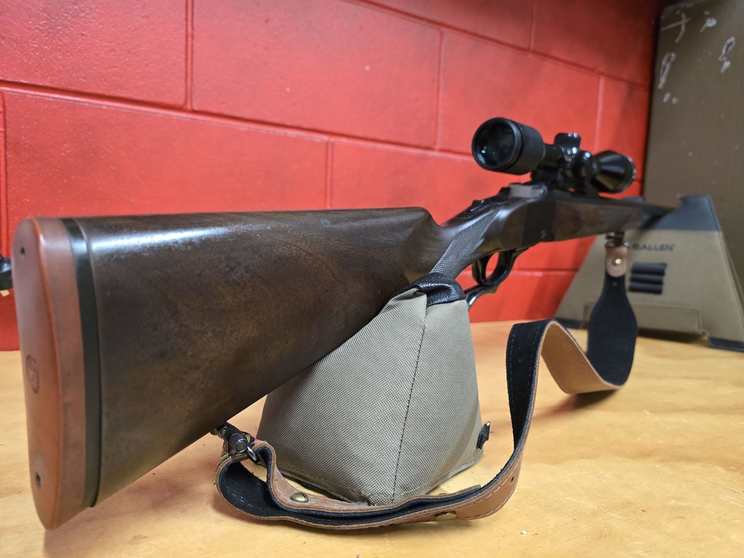 22-250 Ruger I + Nikko Stirling Scope &amp; Leather Strap