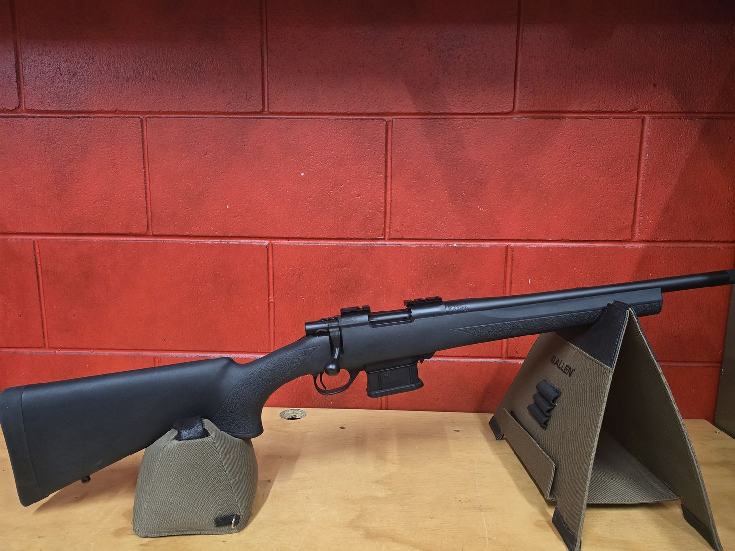 300-BLK Howa 1500 MiniAction Heavy Barrel 16&quot;