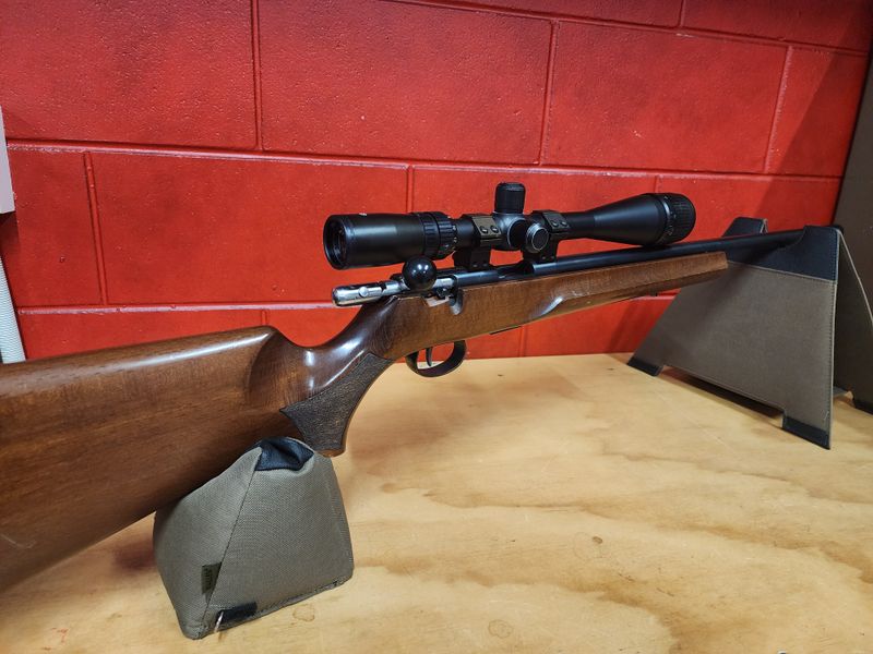 17HMR Anshultz - Heavy Barrell  - Model 1517 (#7321)