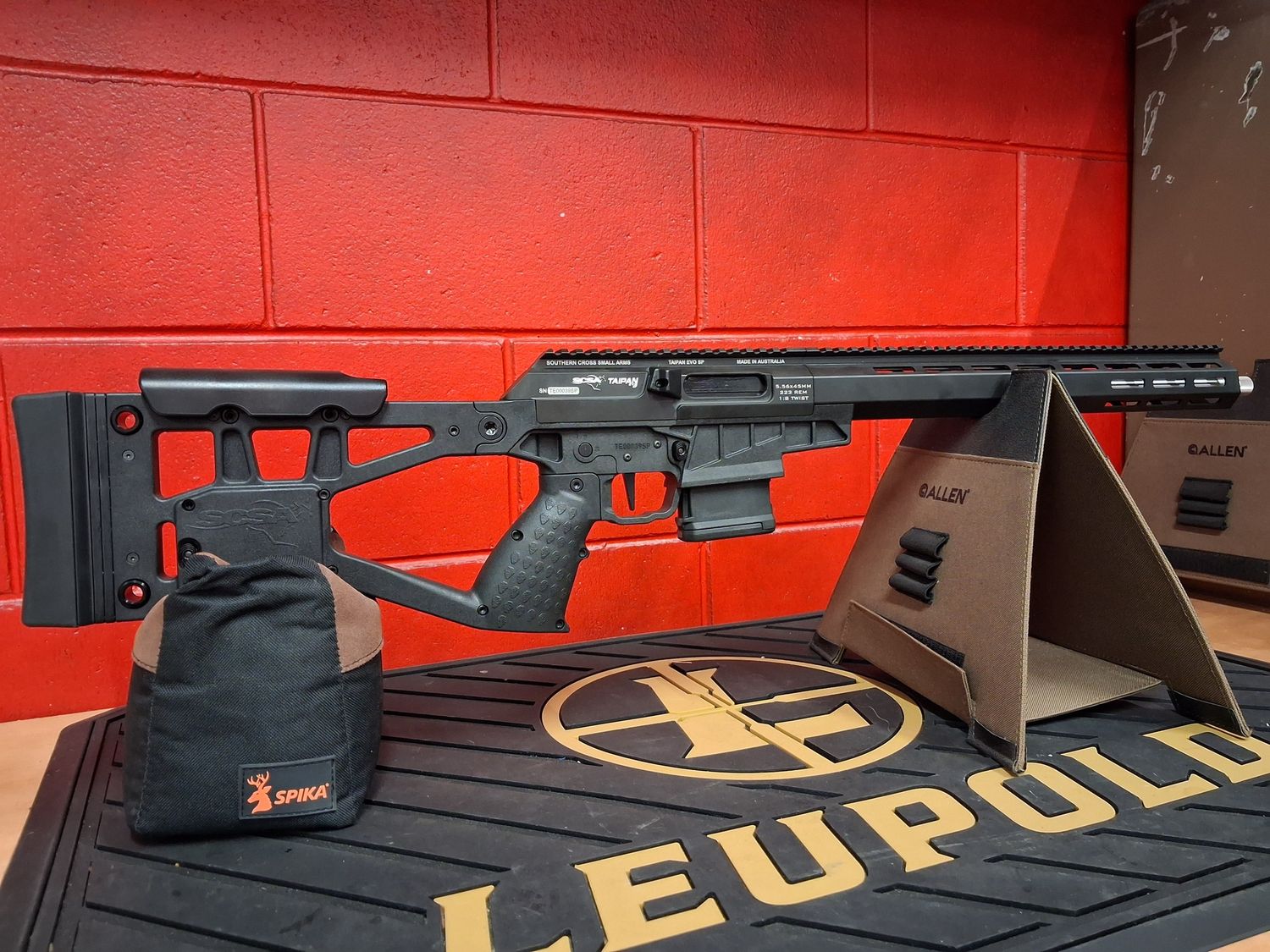 Taipan Evo Light Straight Pull .223 Rem Black