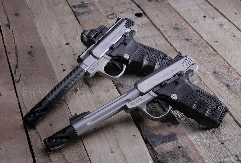 S&amp;W Victory Target. Performance Centre .22lr. #R512