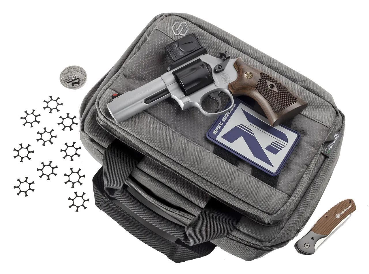 Smith&amp;Wesson Spec Model 686Plus with Aimpoint