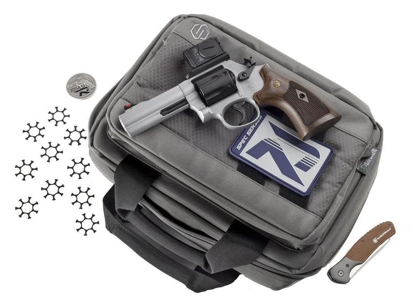 Smith&amp;Wesson Spec Model 686Plus with Aimpoint