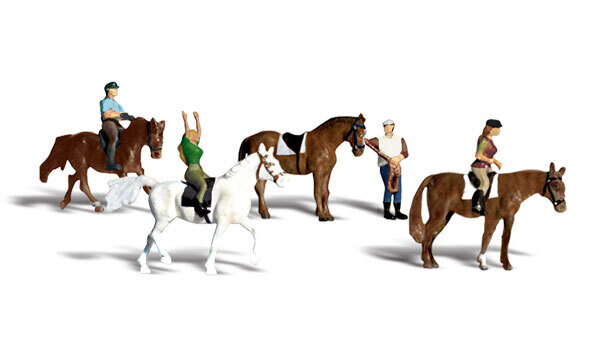 HO HORSEBACK RIDERS