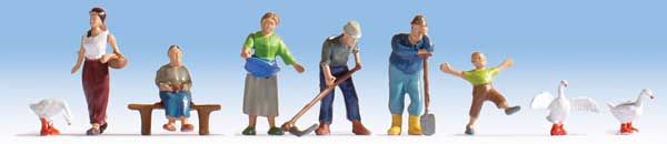 Farmers -- 6 Figures (Includes Accessories)