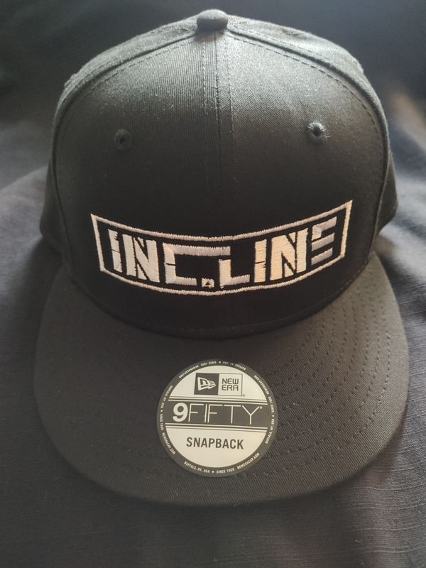 INC.LINE SNAP BACK