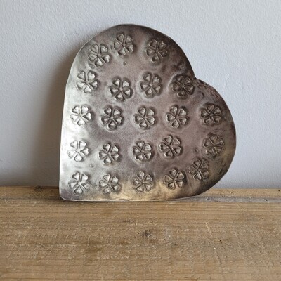 NMAN1343K METAL HEART BOWL 7&quot; X 7&quot;