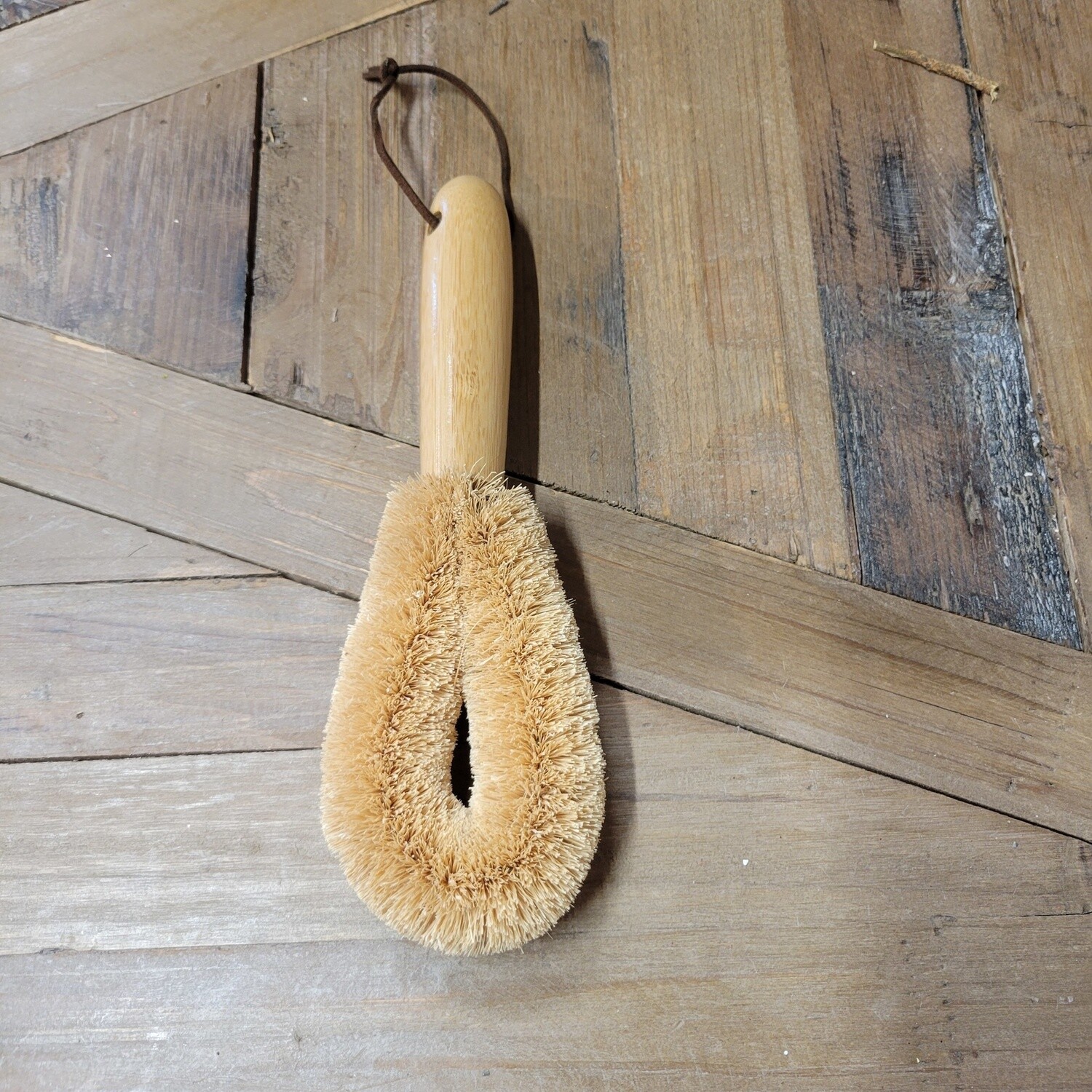 Round Brush w/ Leather Strap