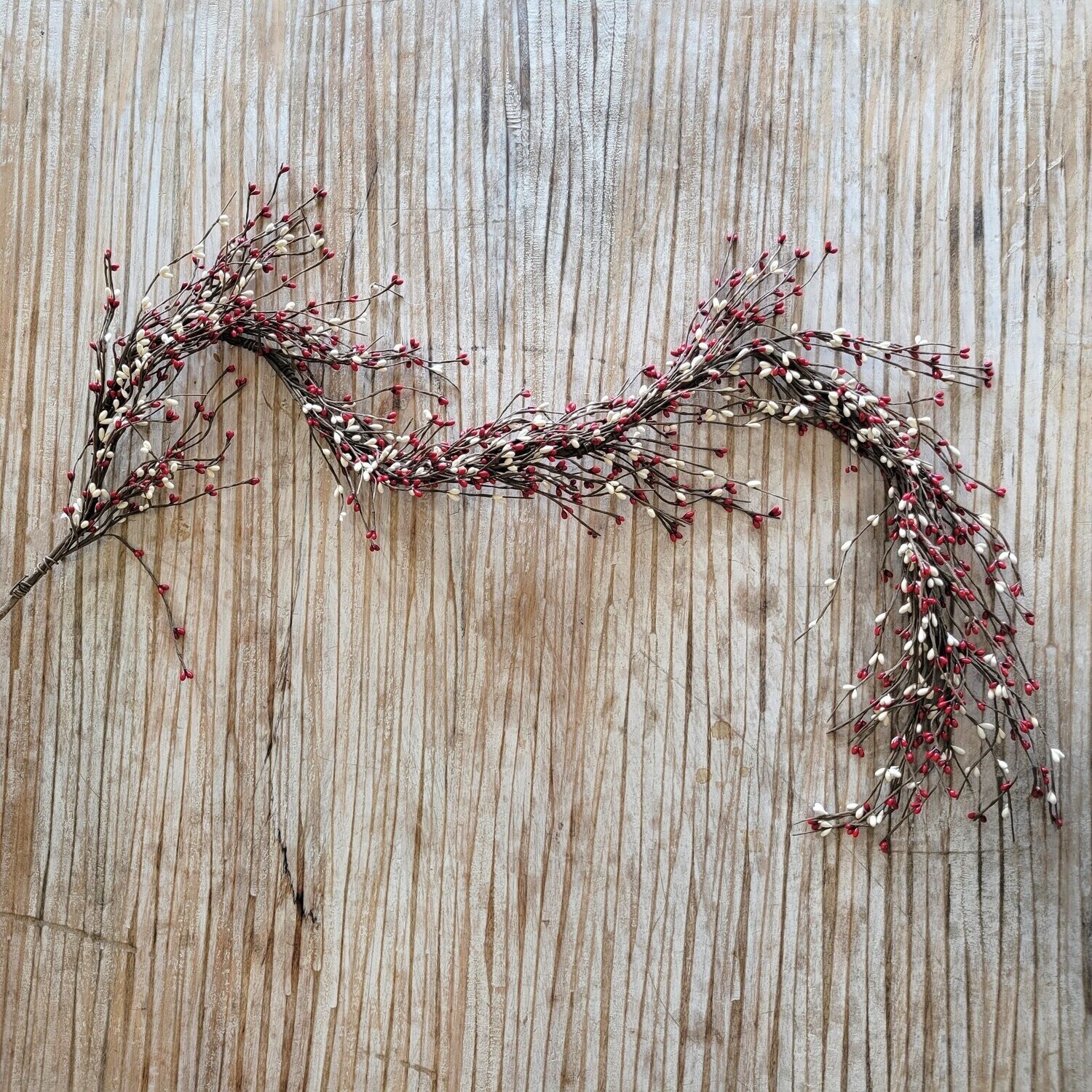 Red &amp; Cream Pips Garland 4.5&#39;