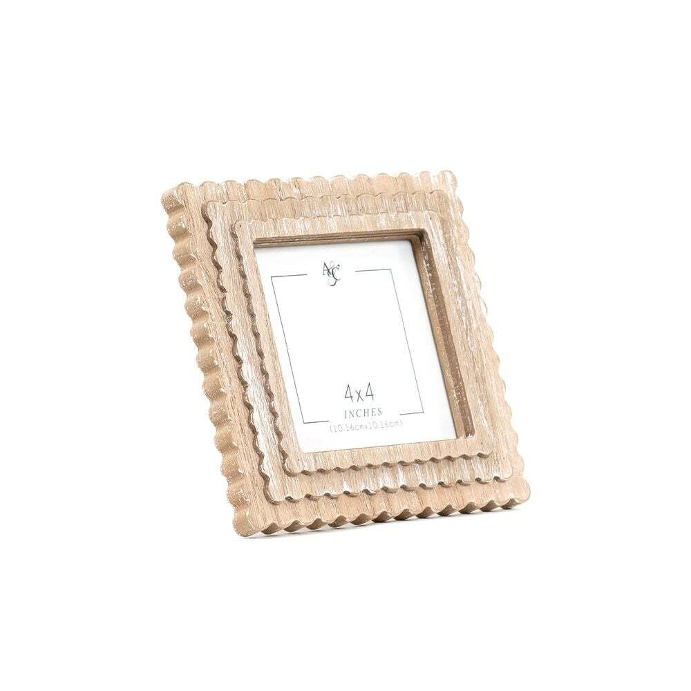 Wood Scallop Photo Frame Natural  4 x 4&quot;